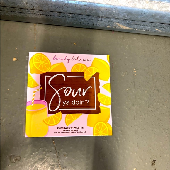 Brand New- BEAUTY BAKERIE Eyeshadow Palette - Picture 3 of 6